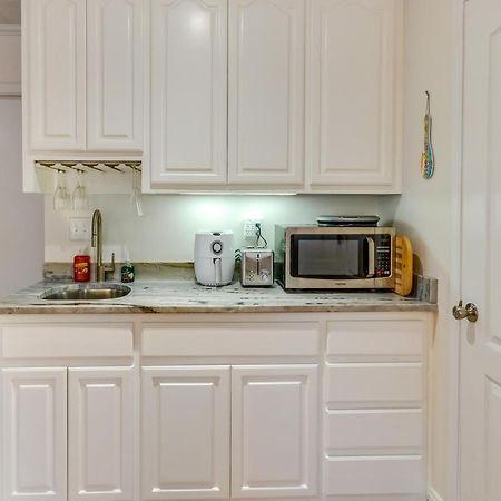 Gulf Breeze Vacation Rental For 2 With Pool Access! Exterior foto