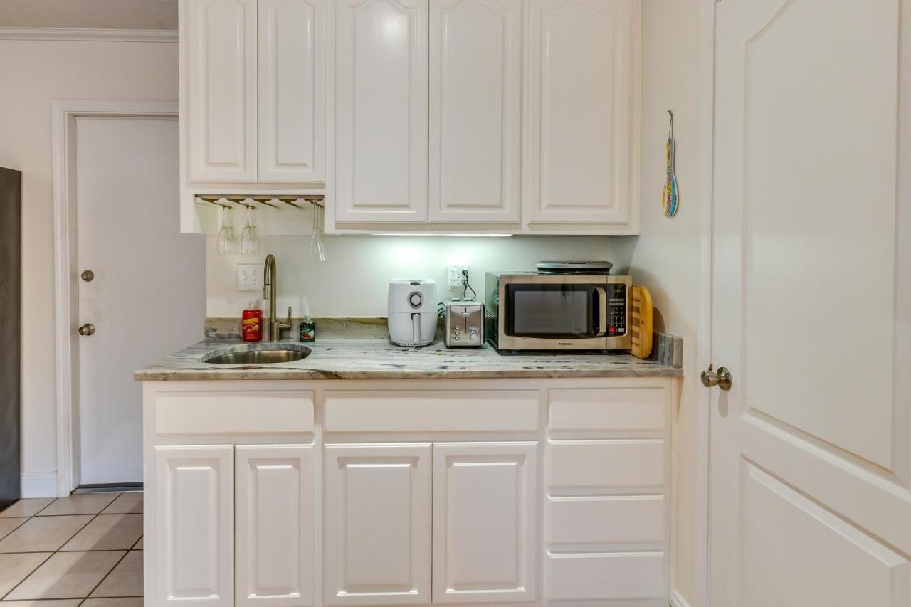 Gulf Breeze Vacation Rental For 2 With Pool Access! Exterior foto